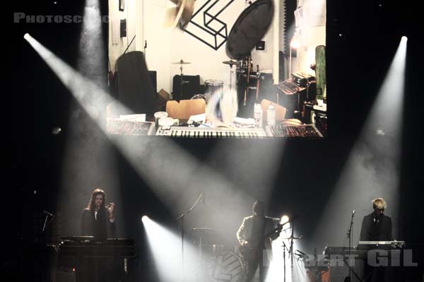 LIARS - 2012-11-03 - PARIS - Grande Halle de La Villette - 